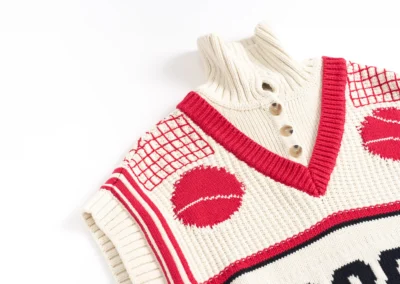 ETS international knitwear sample : A baseball white and red vest